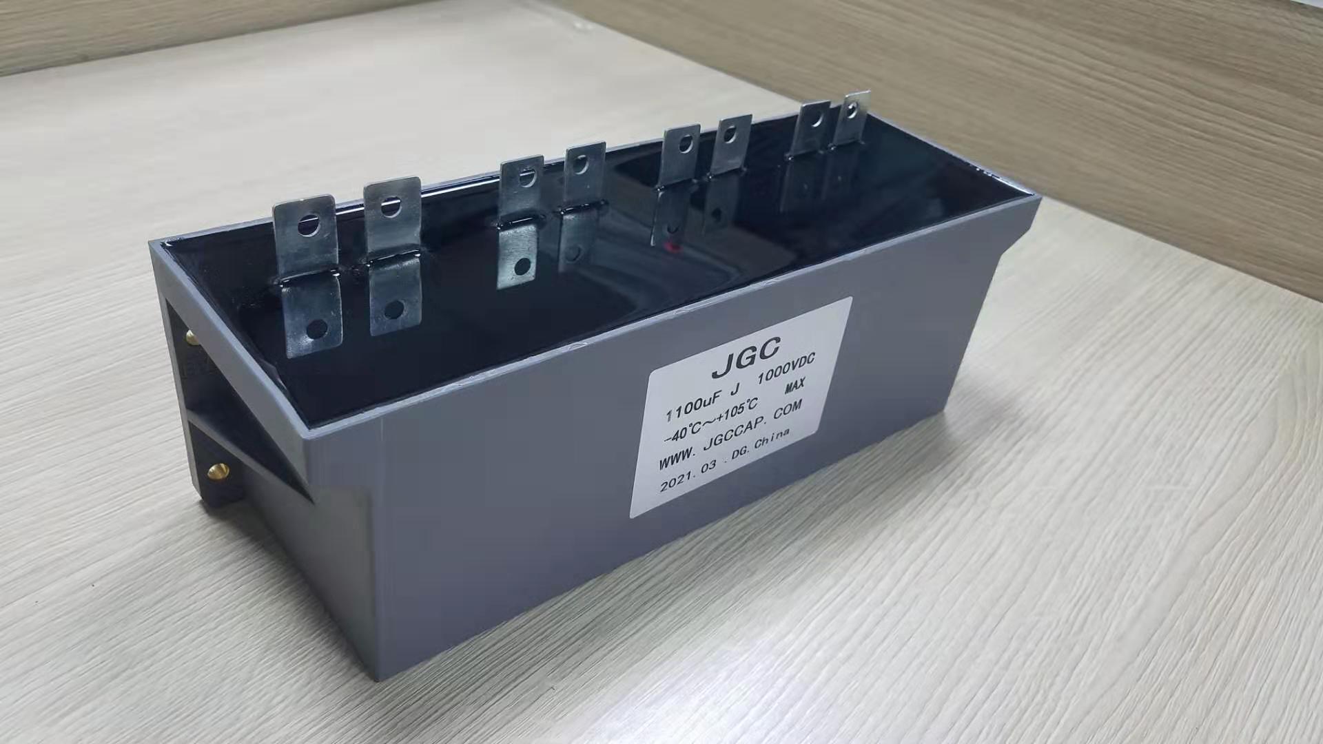 新能源汽車級(jí) DC-LINK電容研發(fā)成功準(zhǔn)備上市(圖1)